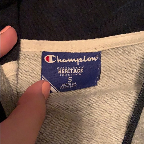 URI Half Zip - Picture 2 of 3